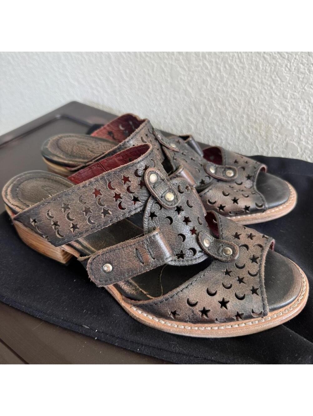 Freebird Moonstar Leather Celestial Cutout Heeled Sandals, Size 9 - Picture 3 of 5